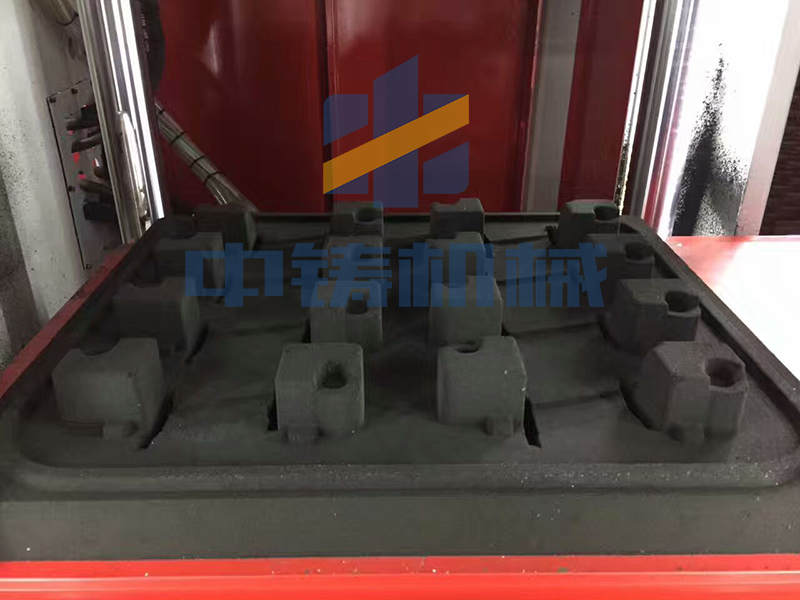新型鑄造設(shè)備，鑄鐵造型機，注鋁造型機，全自動鑄造設(shè)備
